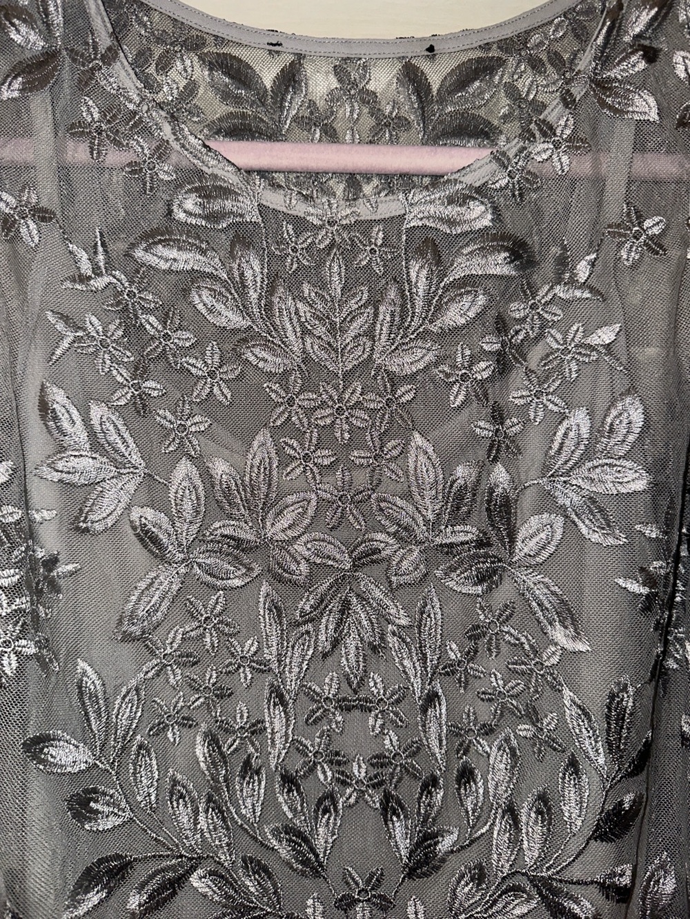WHBM Silver Floral Embellished Lace Sleeveless Overlay Top & Gray Camisole Sz M - Picture 4 of 11